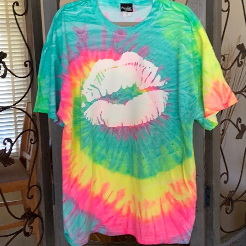 Plus size 3x tie dye tee shirt sleeve. NWT